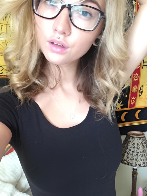 Ася привлекательная девушка из Саракташ цена от 5000 руб